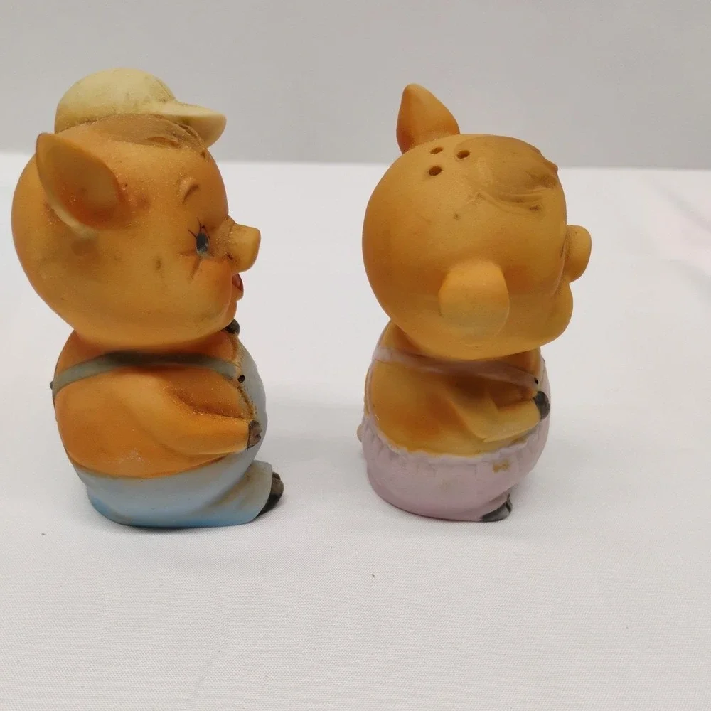 1970's Vintage Anthropomorphic Pigs in Overalls Salt Pepper Shakers 3.5